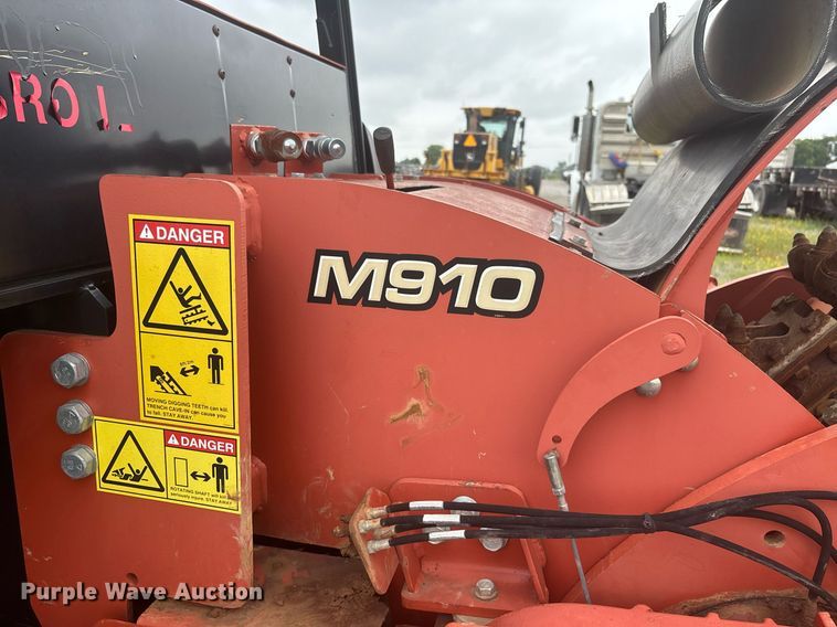 image for item DW7147 2015 Ditch Witch RT100 trencher