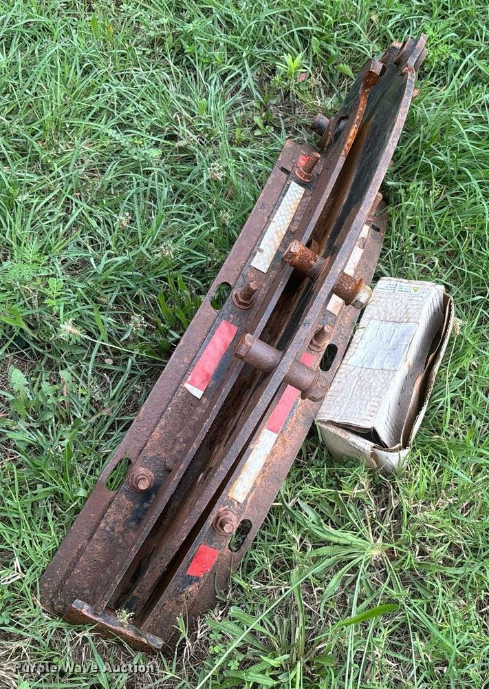 image for item DW7147 2015 Ditch Witch RT100 trencher