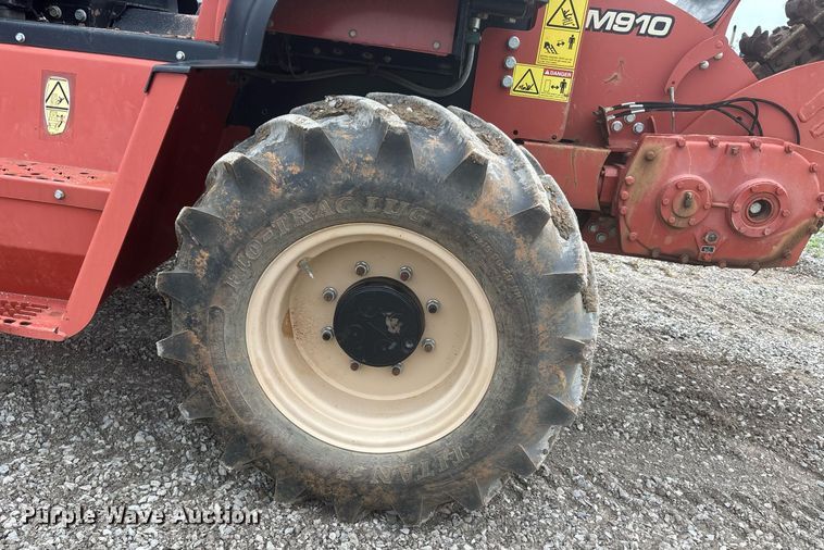 image for item DW7147 2015 Ditch Witch RT100 trencher