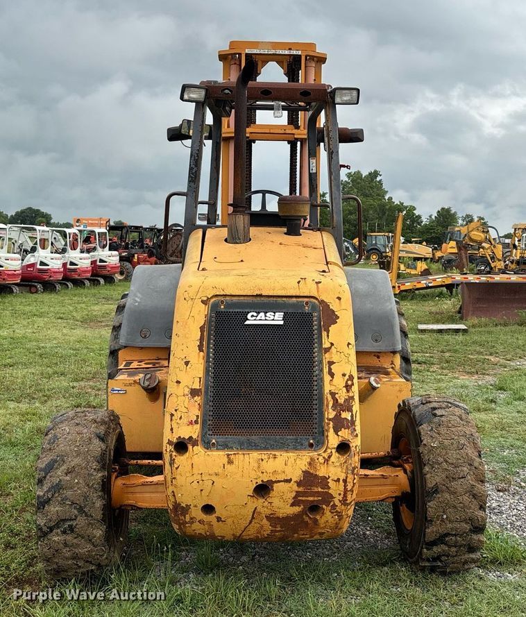 image for item DW7149 2000 Case 586G forklift