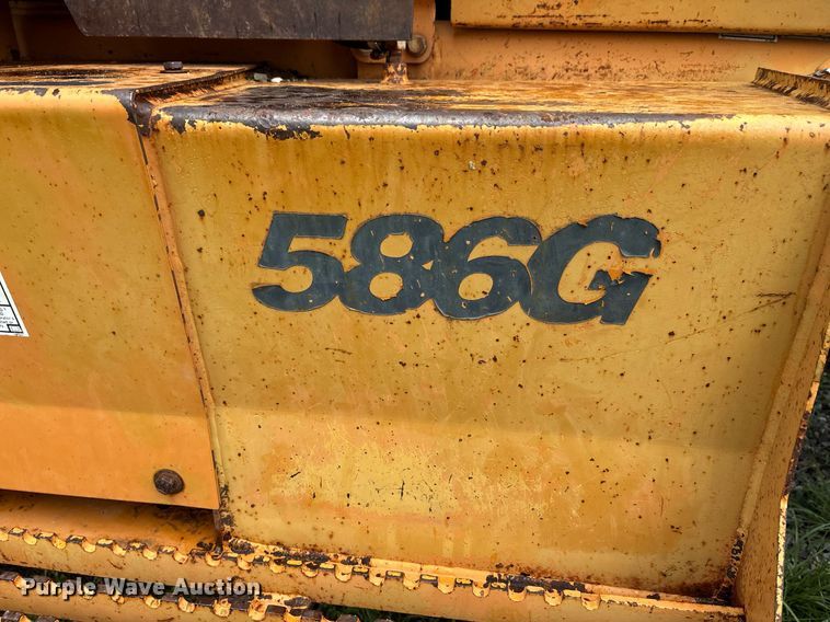 image for item DW7149 2000 Case 586G forklift