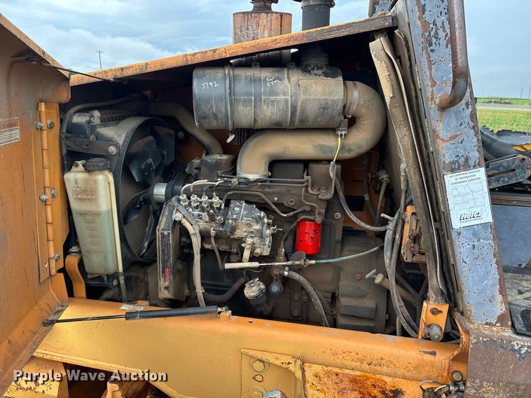 image for item DW7149 2000 Case 586G forklift