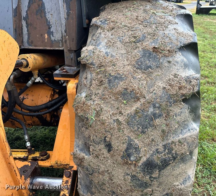 image for item DW7149 2000 Case 586G forklift