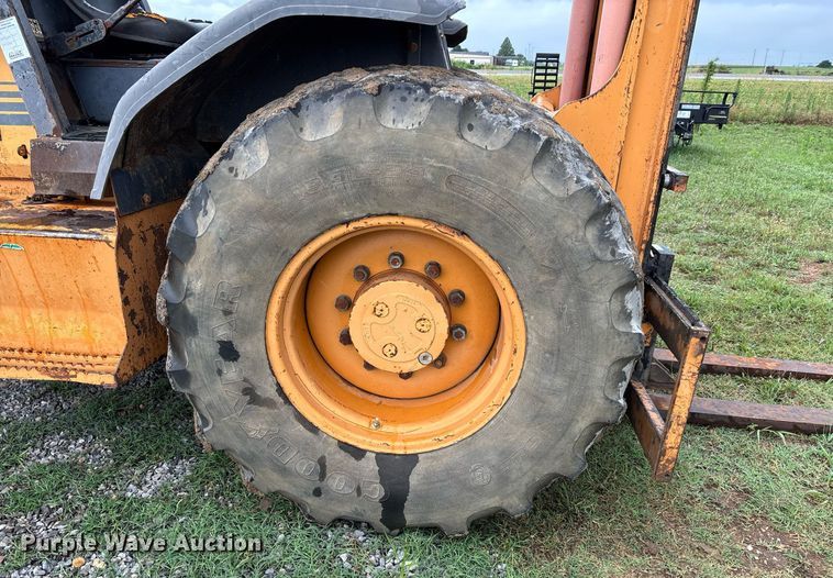 image for item DW7149 2000 Case 586G forklift