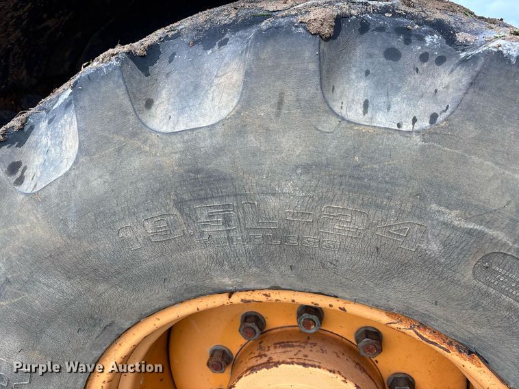 image for item DW7149 2000 Case 586G forklift