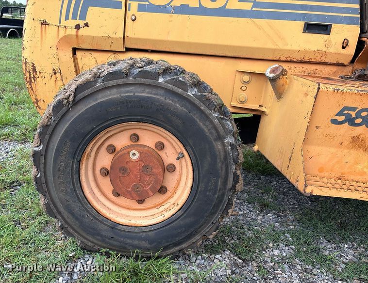 image for item DW7149 2000 Case 586G forklift