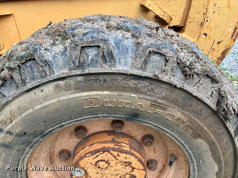 image for item DW7149 2000 Case 586G forklift