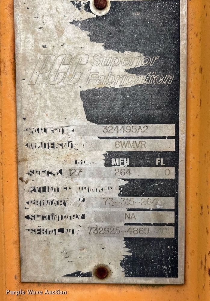 image for item DW7149 2000 Case 586G forklift