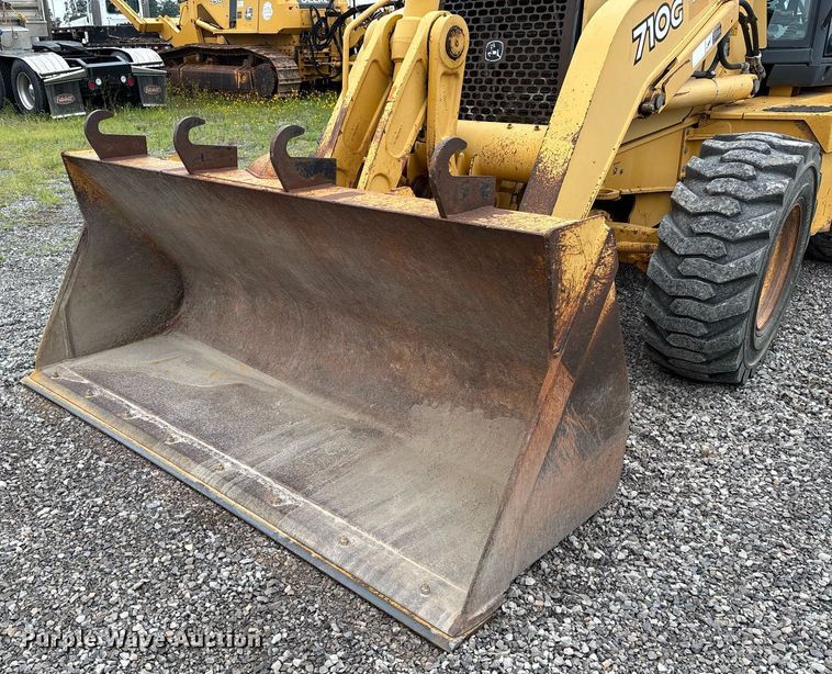image for item DW7151 2005 John Deere 710G backhoe