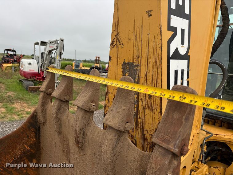 image for item DW7151 2005 John Deere 710G backhoe