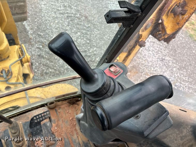 image for item DW7151 2005 John Deere 710G backhoe