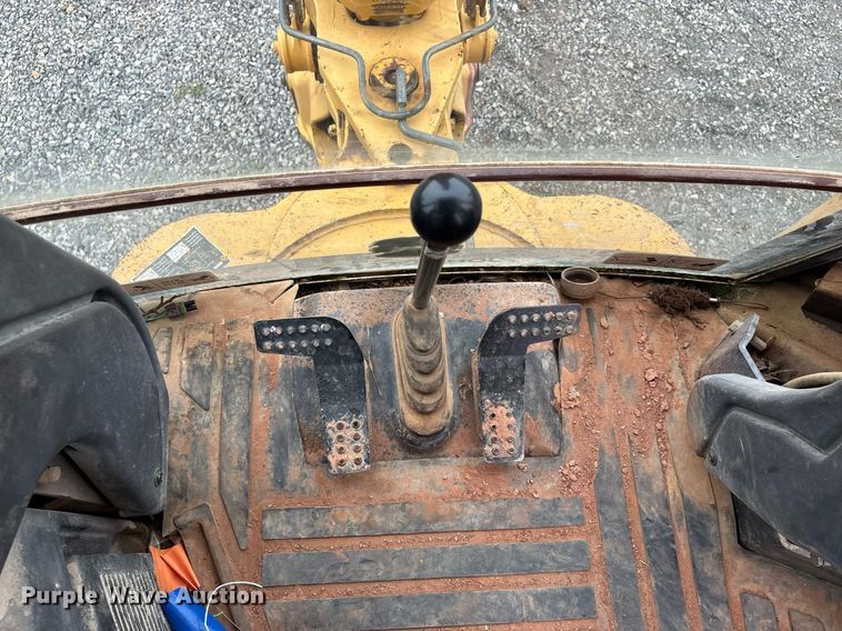 image for item DW7151 2005 John Deere 710G backhoe