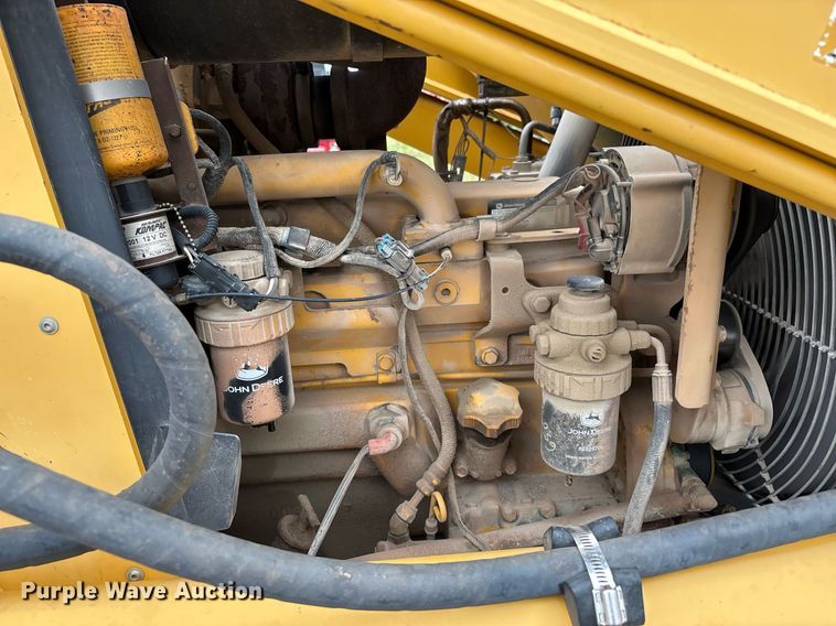 image for item DW7151 2005 John Deere 710G backhoe