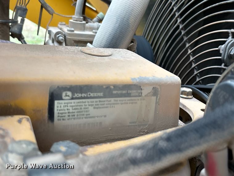 image for item DW7151 2005 John Deere 710G backhoe