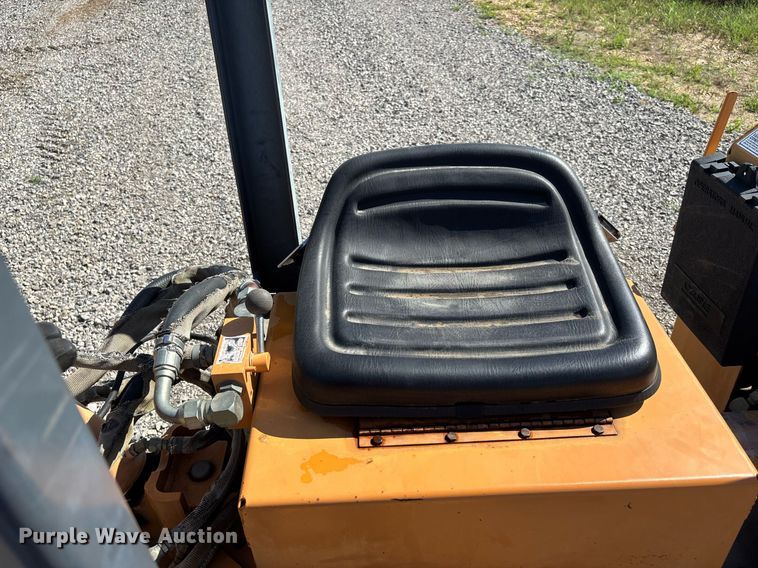 image for item DW7154 2001 Case Maxi Sneaker Series C trencher