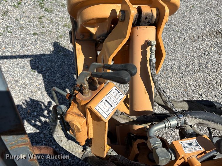 image for item DW7154 2001 Case Maxi Sneaker Series C trencher