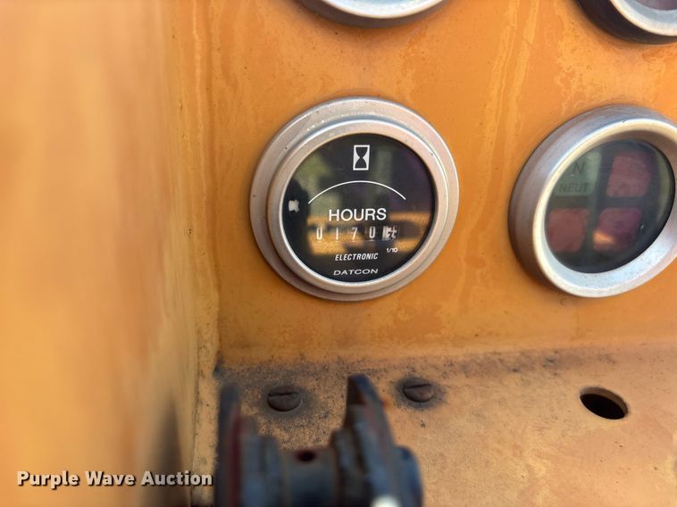 image for item DW7154 2001 Case Maxi Sneaker Series C trencher