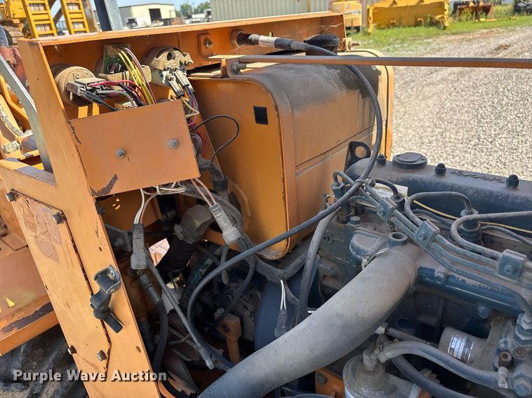 image for item DW7154 2001 Case Maxi Sneaker Series C trencher