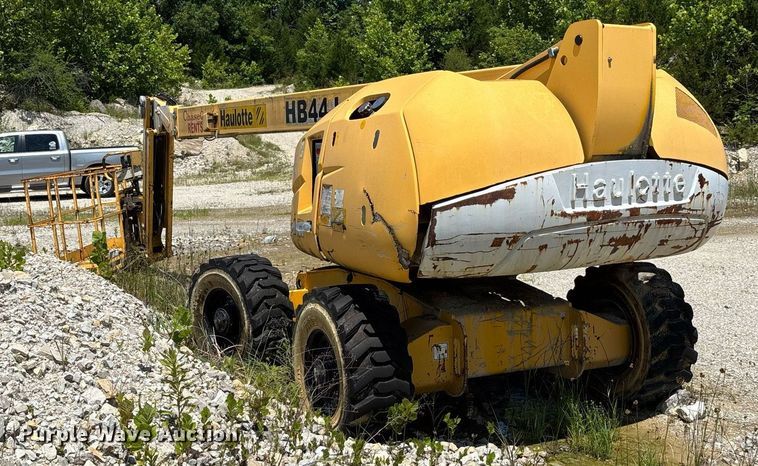 image for item DW7155 2005 Haulotte HB44J boom lift
