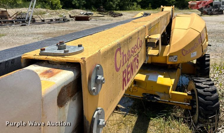 image for item DW7155 2005 Haulotte HB44J boom lift