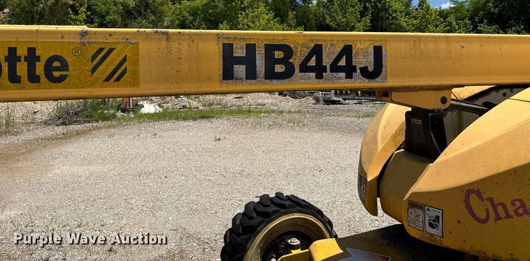image for item DW7155 2005 Haulotte HB44J boom lift