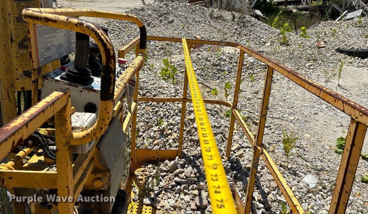 image for item DW7155 2005 Haulotte HB44J boom lift