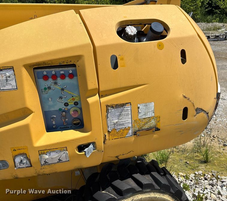 image for item DW7155 2005 Haulotte HB44J boom lift