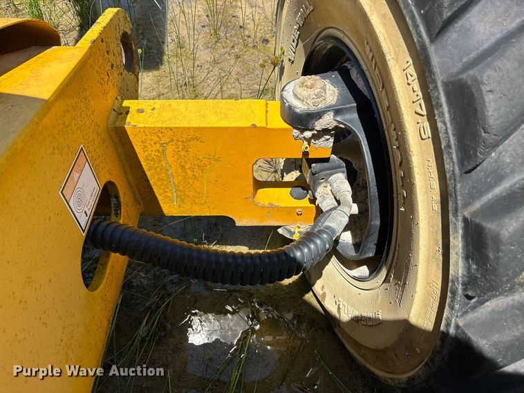 image for item DW7155 2005 Haulotte HB44J boom lift