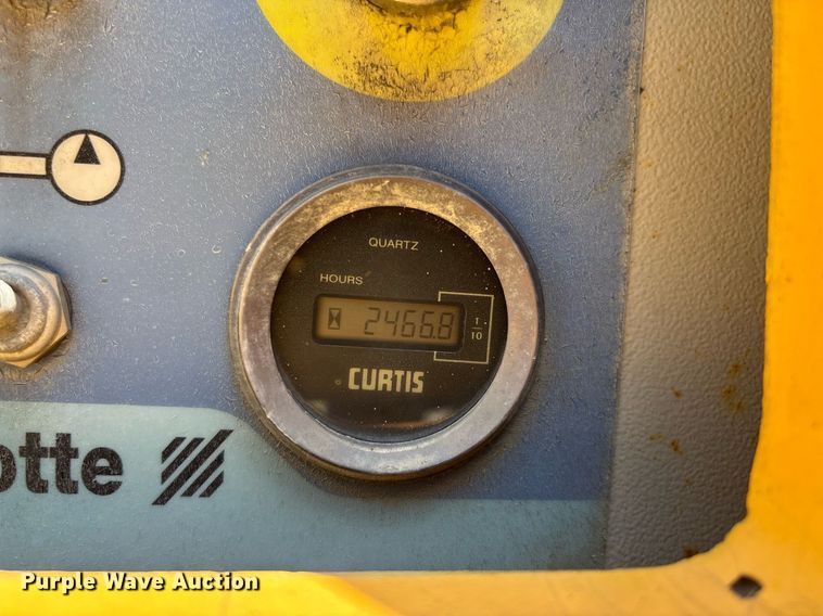 image for item DW7155 2005 Haulotte HB44J boom lift