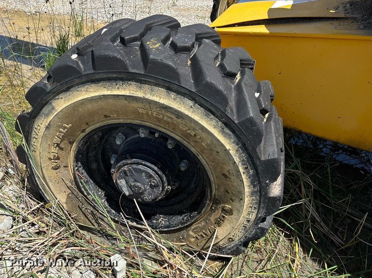 image for item DW7155 2005 Haulotte HB44J boom lift