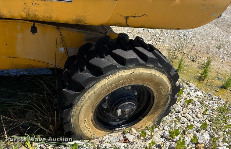 image for item DW7155 2005 Haulotte HB44J boom lift