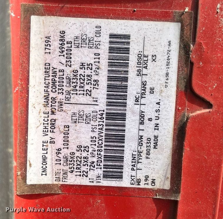 image for item DW7156 1997 Ford F800 oil distributor truck