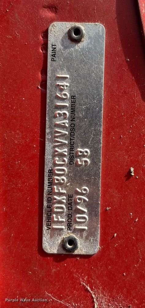 image for item DW7156 1997 Ford F800 oil distributor truck