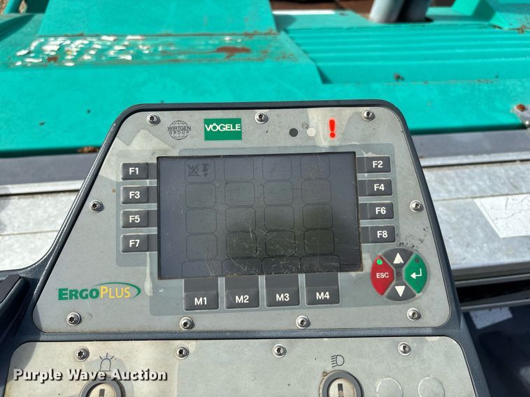 image for item DW7157 2014 Vogele Vision 5200-2i paver