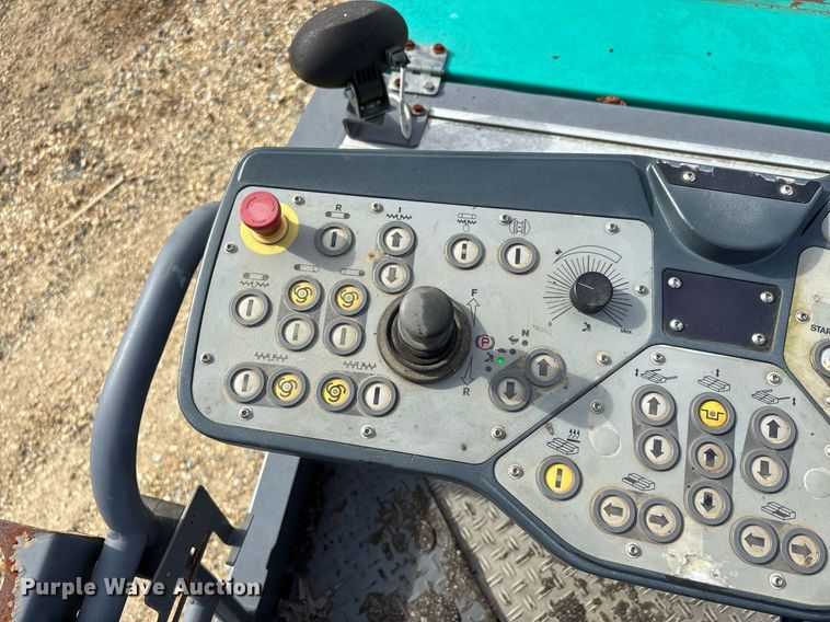 image for item DW7157 2014 Vogele Vision 5200-2i paver