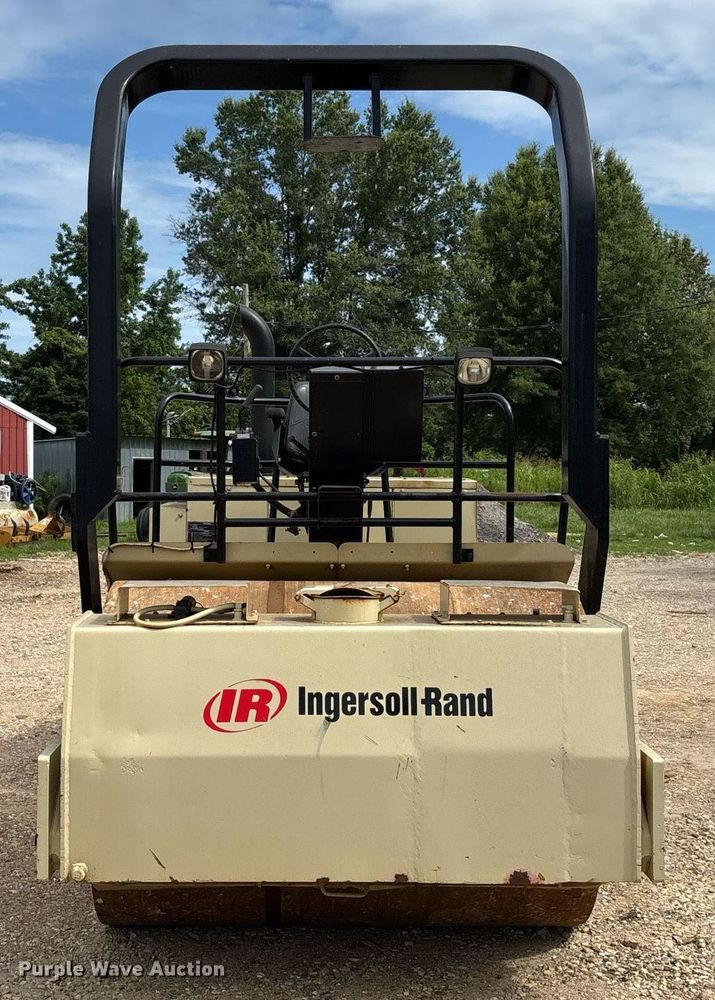 image for item DW7158 1996 Ingersoll Rand DD 90 double drum vibratory roller