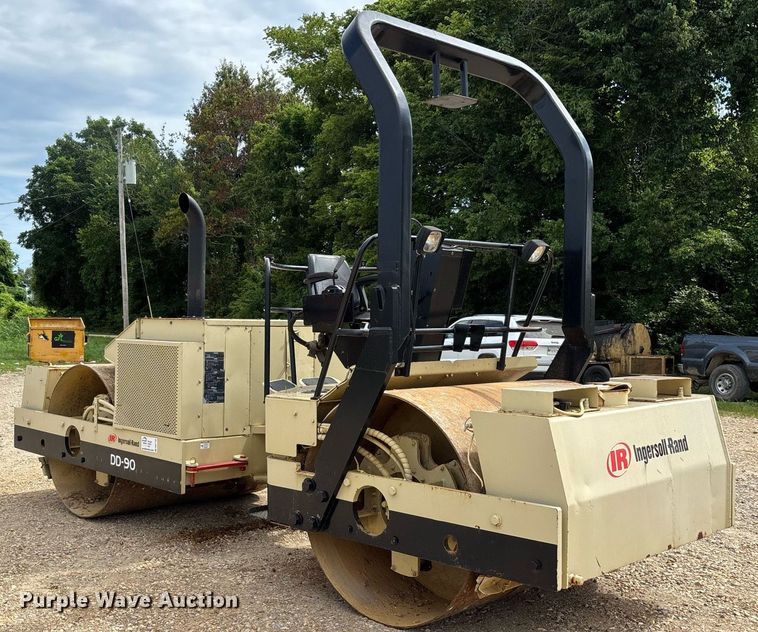 image for item DW7158 1996 Ingersoll Rand DD 90 double drum vibratory roller