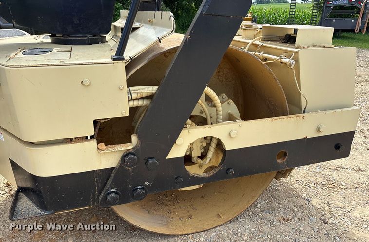 image for item DW7158 1996 Ingersoll Rand DD 90 double drum vibratory roller