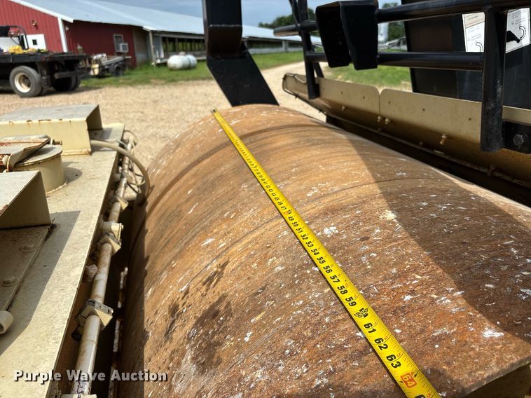 image for item DW7158 1996 Ingersoll Rand DD 90 double drum vibratory roller