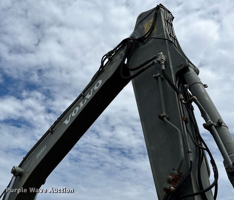 image for item DW7163 2013 Volvo EC140D L excavator