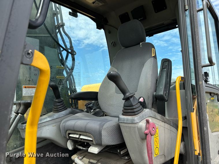 image for item DW7163 2013 Volvo EC140D L excavator
