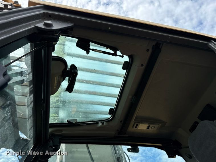 image for item DW7163 2013 Volvo EC140D L excavator