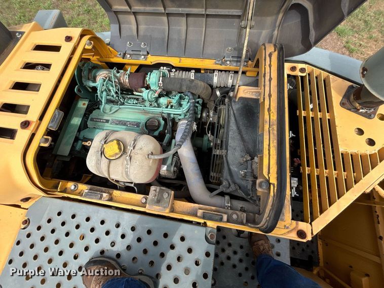 image for item DW7163 2013 Volvo EC140D L excavator