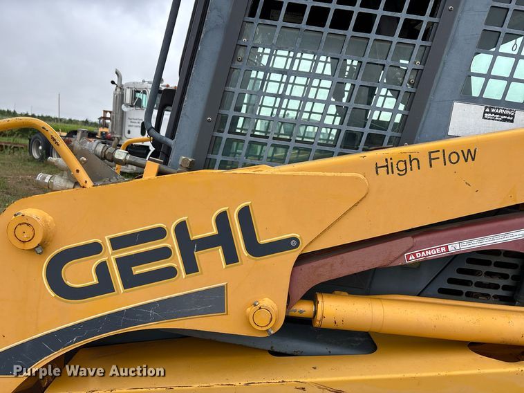 image for item DW7164 2005 Gehl CTL 80 tracked skid steer loader