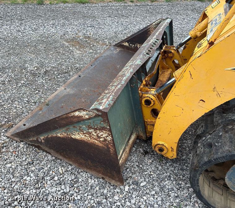 image for item DW7164 2005 Gehl CTL 80 tracked skid steer loader