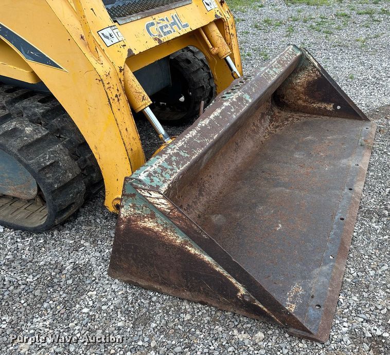 image for item DW7164 2005 Gehl CTL 80 tracked skid steer loader