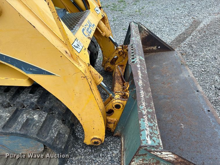 image for item DW7164 2005 Gehl CTL 80 tracked skid steer loader