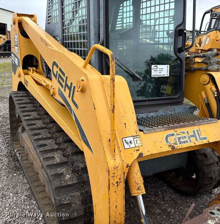 image for item DW7164 2005 Gehl CTL 80 tracked skid steer loader