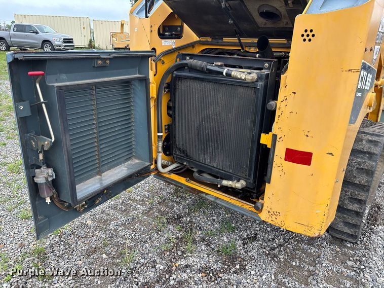 image for item DW7164 2005 Gehl CTL 80 tracked skid steer loader