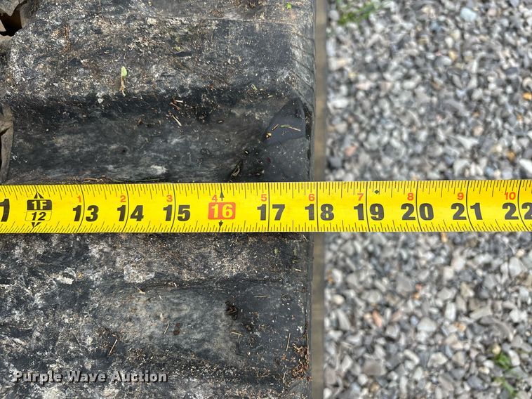 image for item DW7164 2005 Gehl CTL 80 tracked skid steer loader